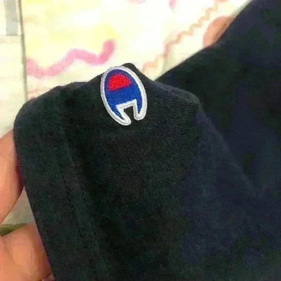 Authentic Champion t-shirt - Picture 3 of 4